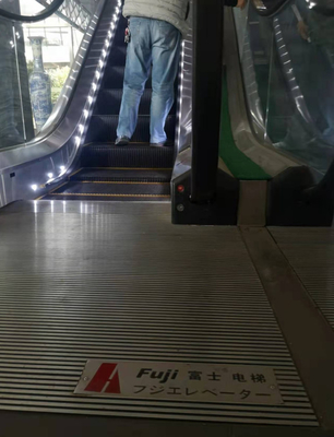 9000 personnes/heure de promenade mobile d'escaliers horizontaux d'escalator pour l'étape de la maison 0.8m