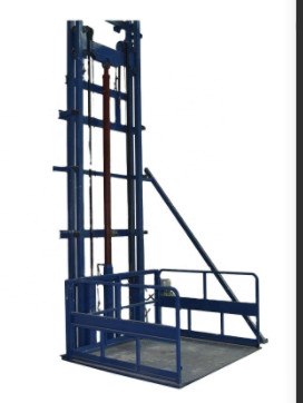 Ascenseur de cargaison de planchers de l'entrepôt 220V 2-8 avec la garantie de 1 an