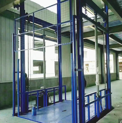 1000kg porte automatique d'ascenseur de cargaison de la capacité 3kw pour le bâtiment industriel