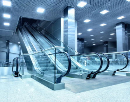 Escalator de promenade mobile de 30 degrés moniteur d'ascenseur d'étape de 0,8 mètres