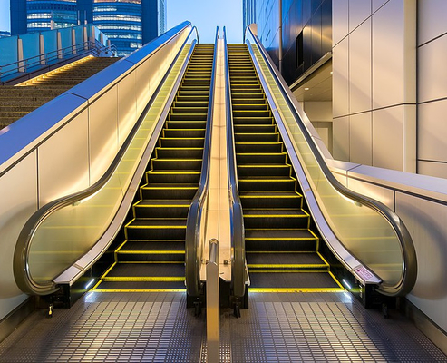 Aéroport de gare ferroviaire d'escalator de parallèle de 30 degrés